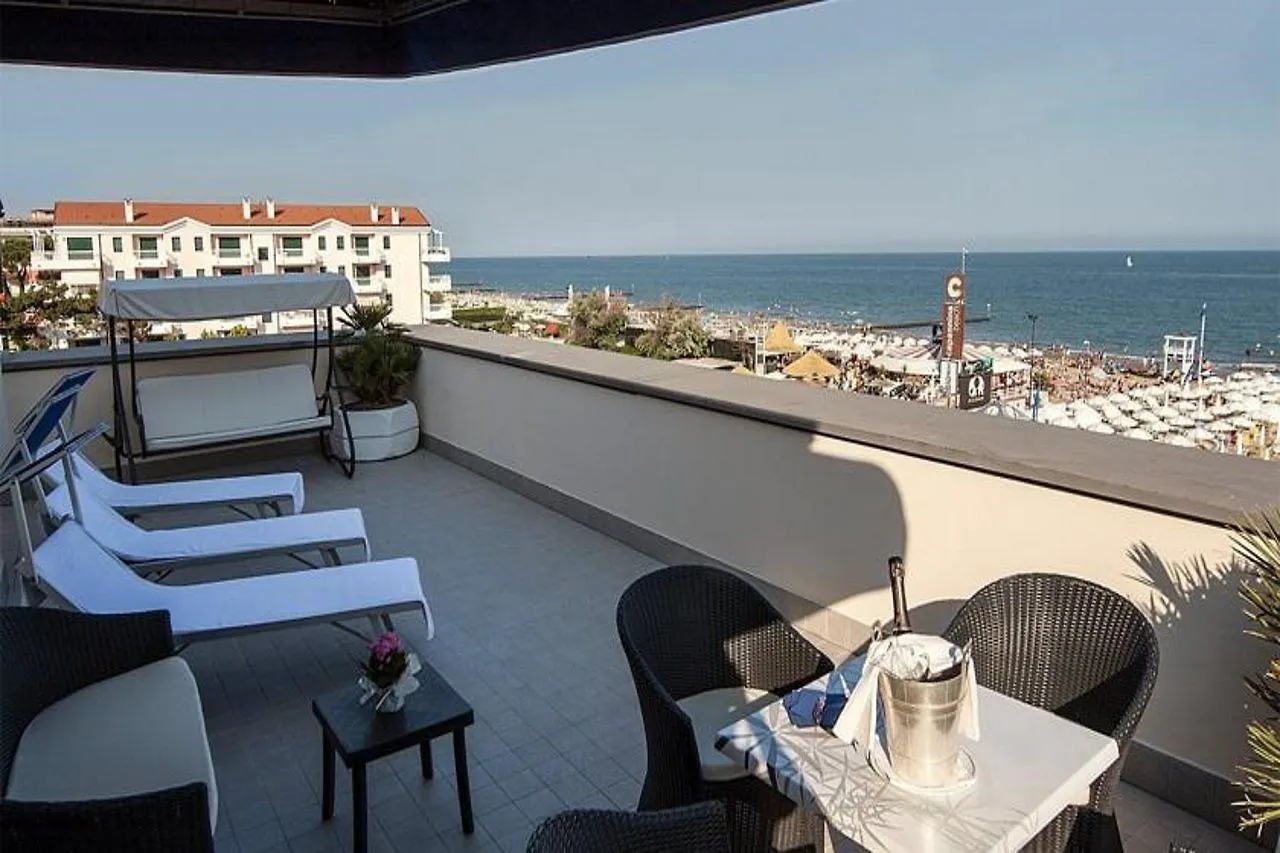 Hotel Excelsior Lido di Jesolo 4*,  Italia