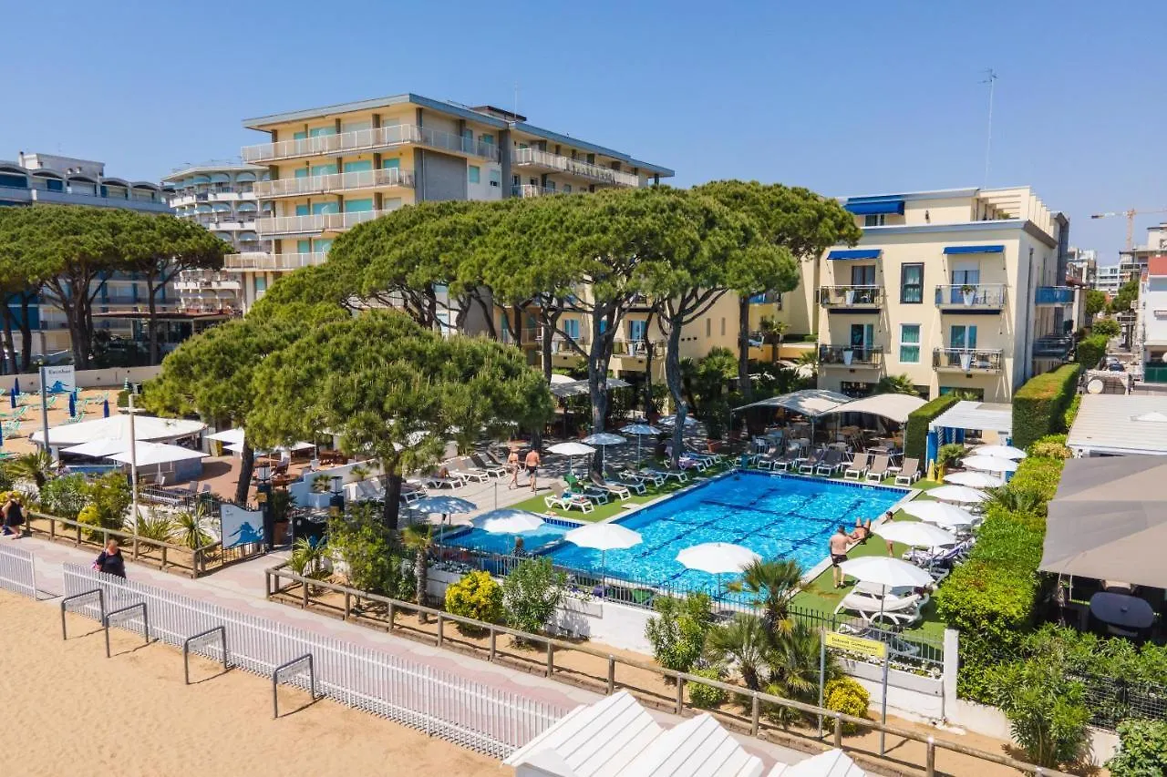 Hotel Excelsior Lido di Jesolo 4*,